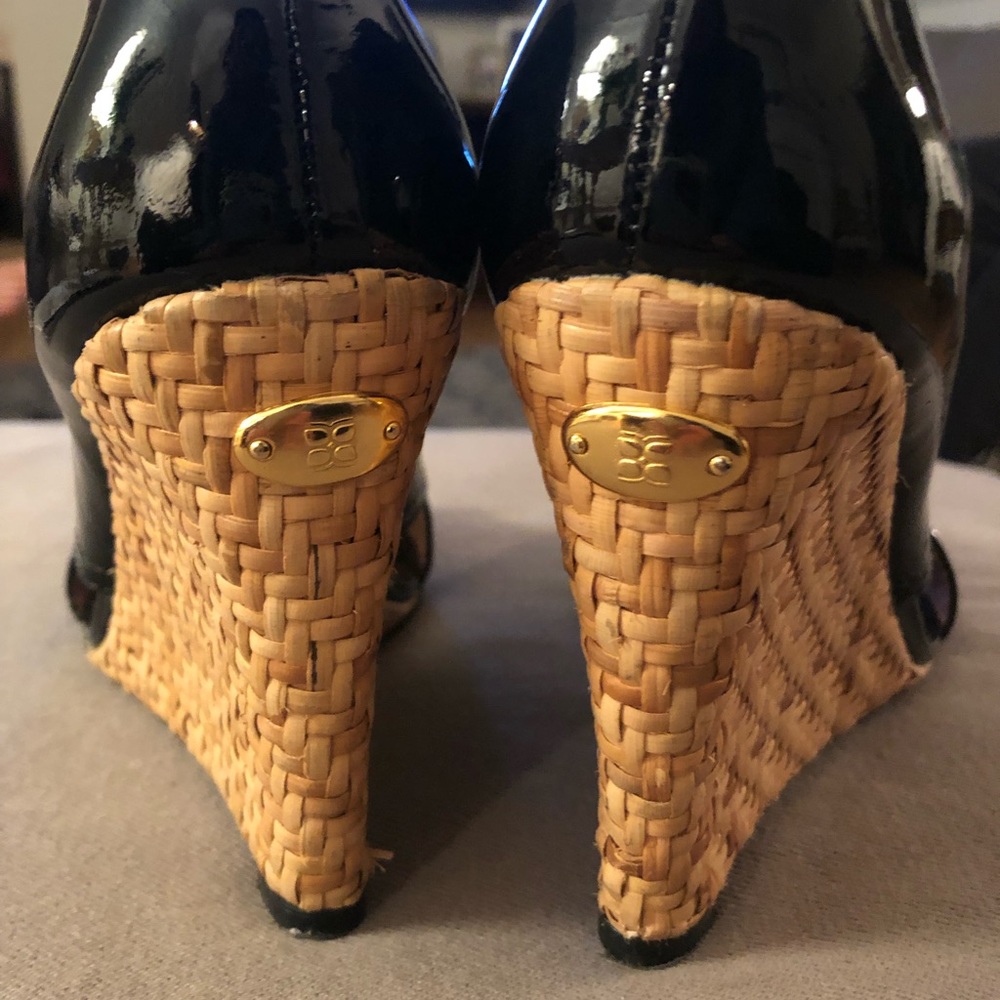 BCBG Patten leather open toe wedge sandal - Picture 4 of 8